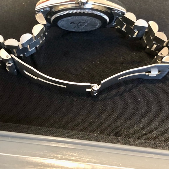 Croton Automatic Diamond Date SS Mop 36mm Watch - Picture 8 of 8